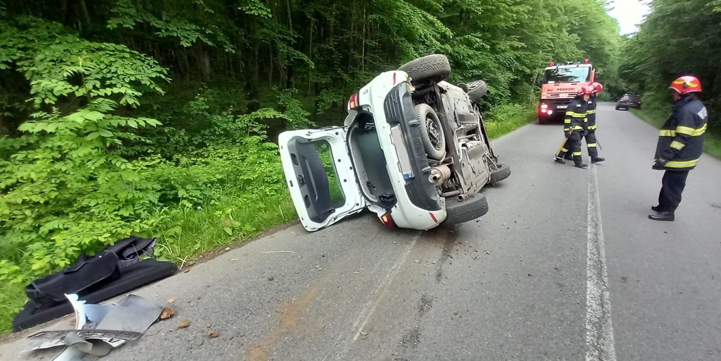 Read more about the article S-a răsturnat. Accident rutier petrecut în localitatea Gheorgheni