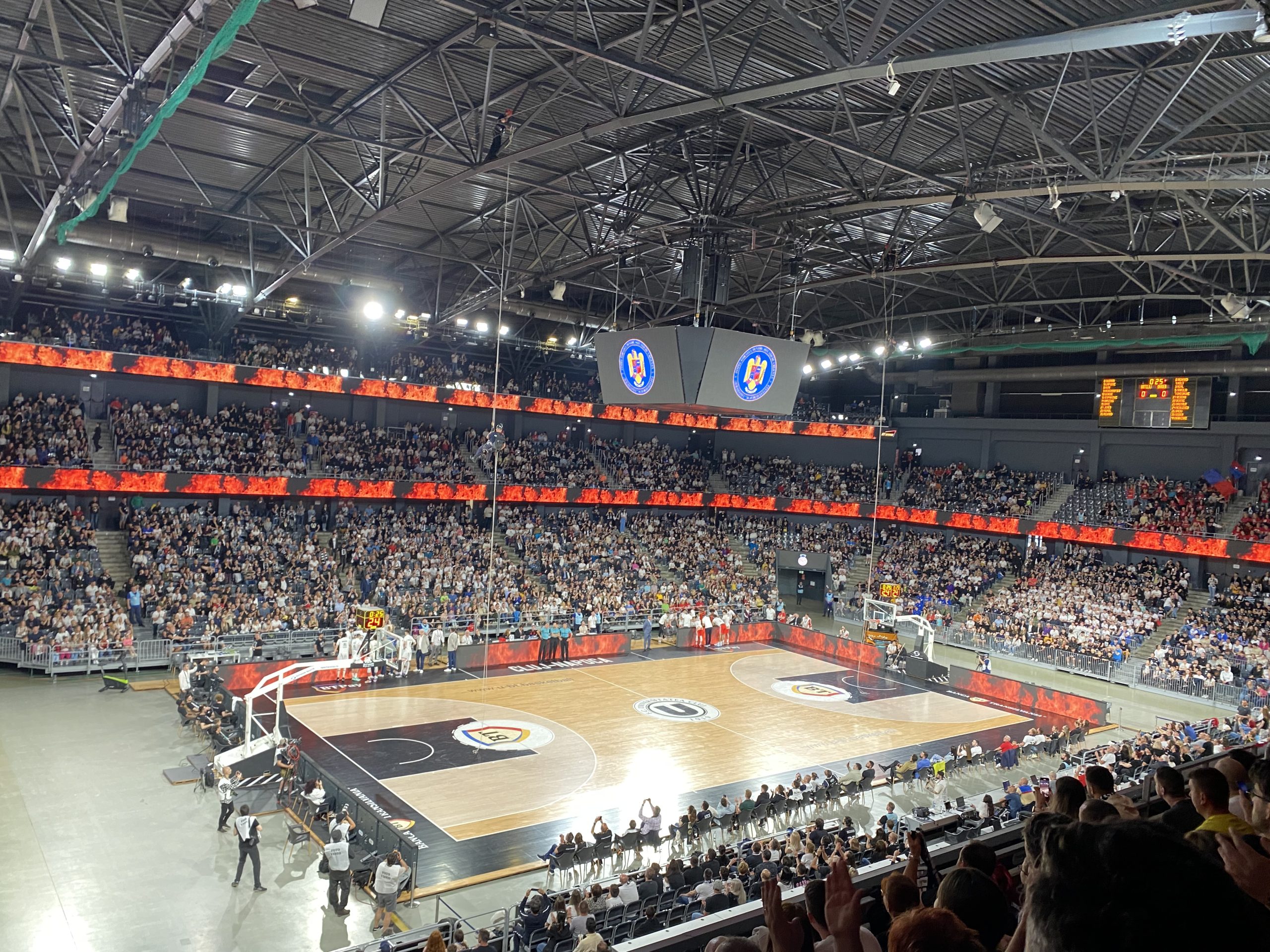Read more about the article U-BT – CSM Oradea e SOLD OUT. Clujenii merg să sărbătorească un nou titlu de campioni