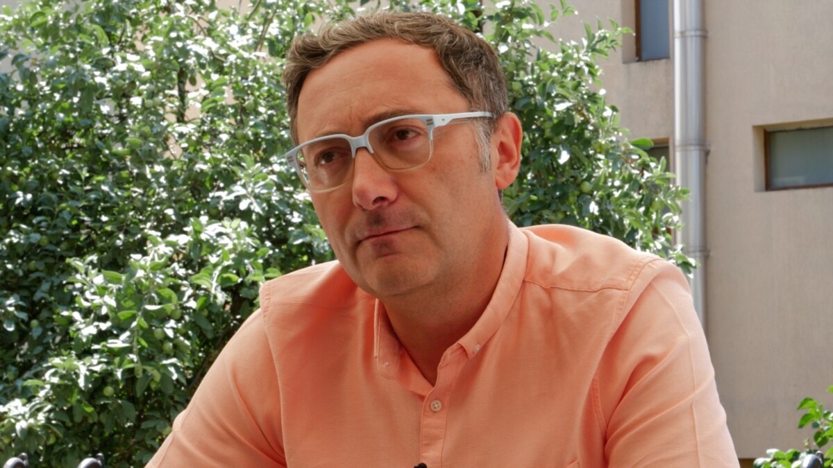 Read more about the article Le zice de la obraz! Tudor Giurgiu se ia de amatorii de gratuități la TIFF: “Dă bine să fii motz în rând cu lumea, să primești bilete, acces la evenimente, mâncare și băutură moka”