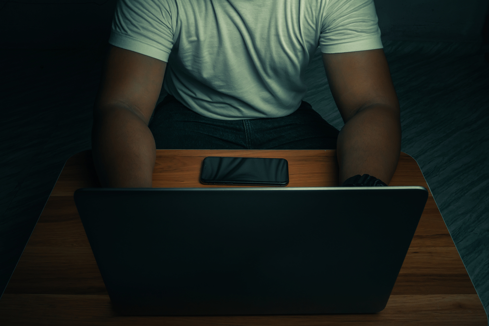 Read more about the article Prins de poliție. Avea peste un milion de materiale de pornografie infantilă