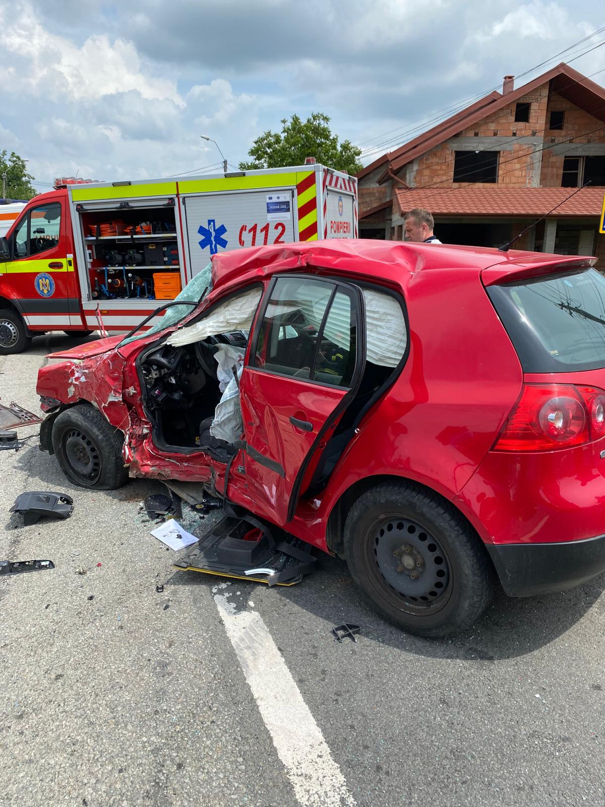 Read more about the article Accident cu o victimă. Mașină lovită de un TIR