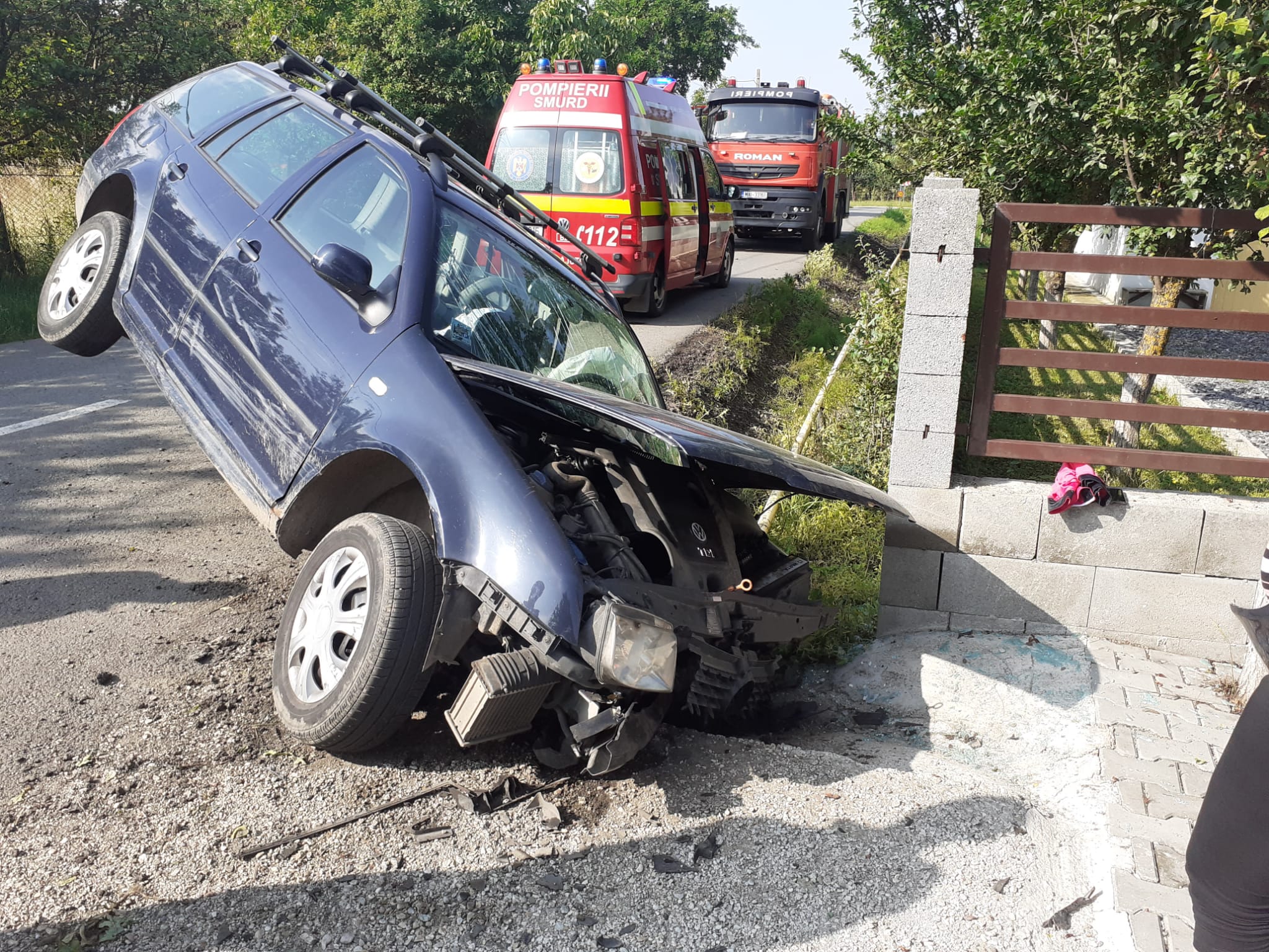 Read more about the article Accident în Aiton. Uite cum arată biata mașină