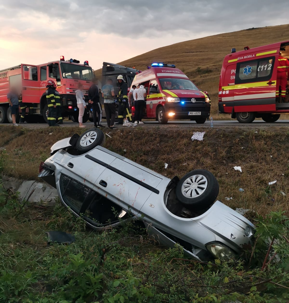 Read more about the article S-au răsturnat pe varianta Apahida-Vâlcele