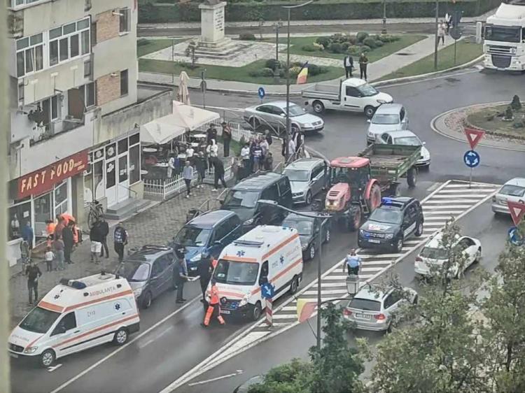 Read more about the article Scandal în trafic la Câmpia Turzii. 8 persoane ajunse la spital
