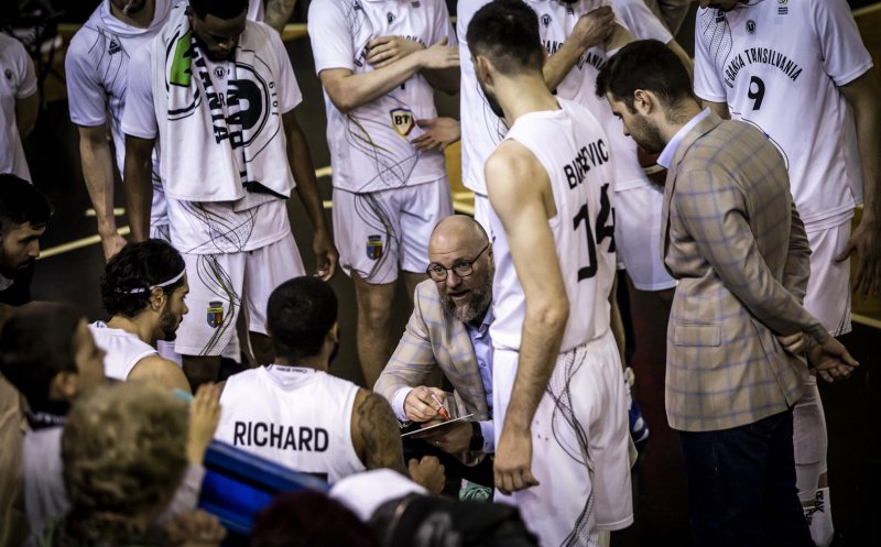Read more about the article U-BT Cluj se desparte de patru baschetbaliști