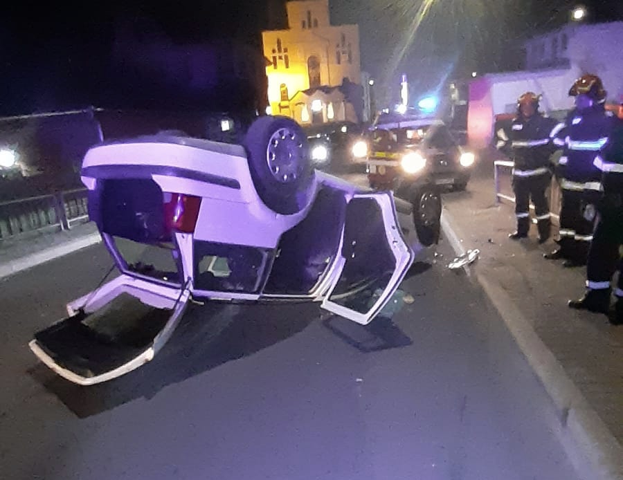 Read more about the article Mașină răsturnată, la Dej