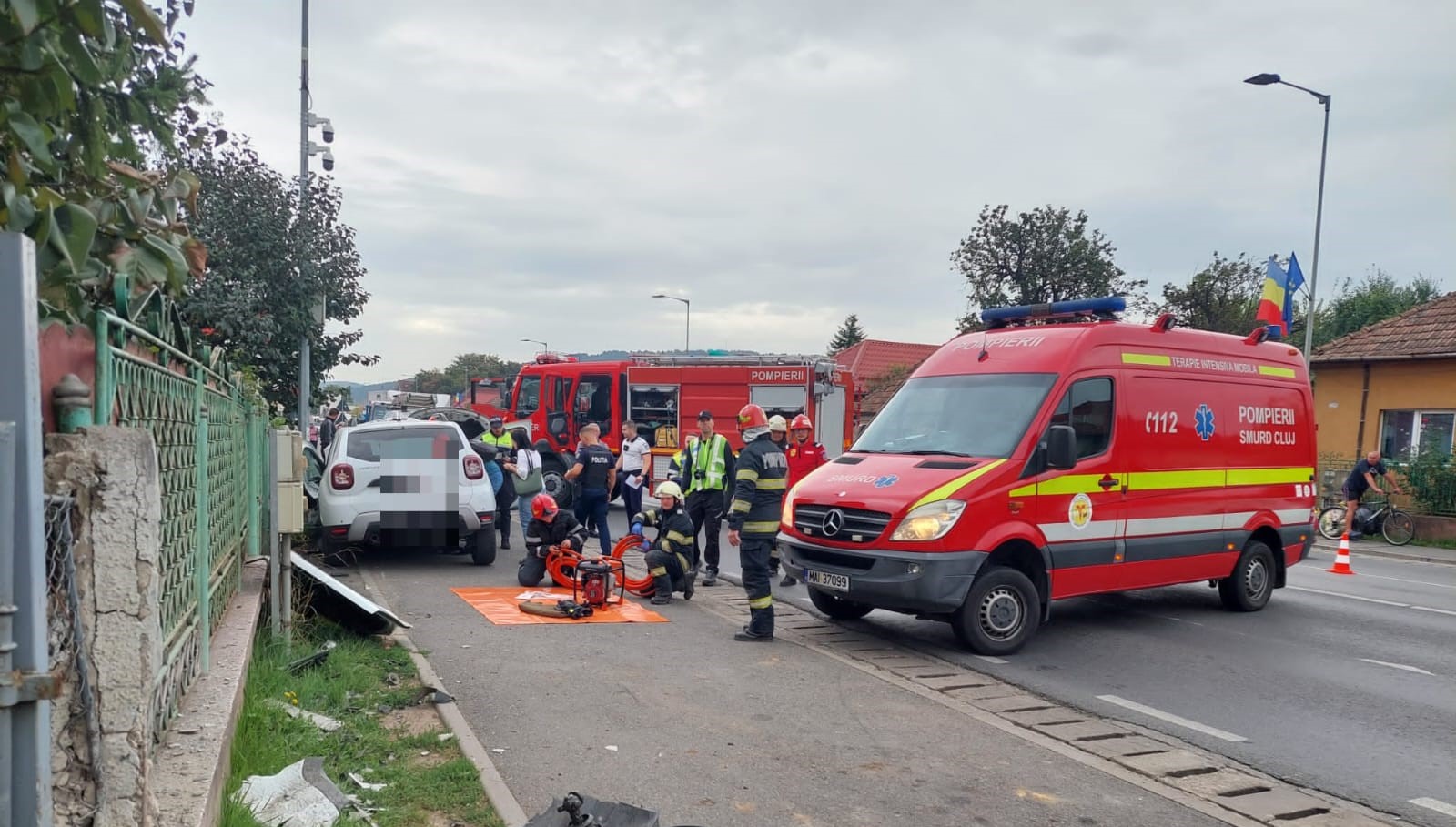Read more about the article Accident în Florești cu o victimă încarcerată