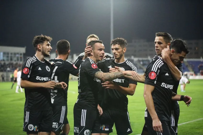 Read more about the article Doi fotbaliști de la “U”, doi de la CFR, în echipa turului