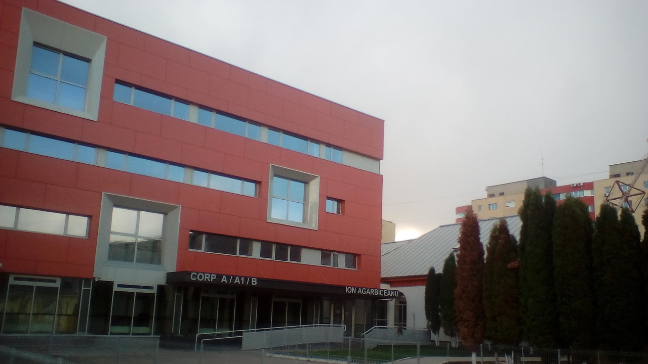 Read more about the article Doi elevi din Cluj trebuie să-i plătească unei profesoare 30.000 de lei pentru insultă