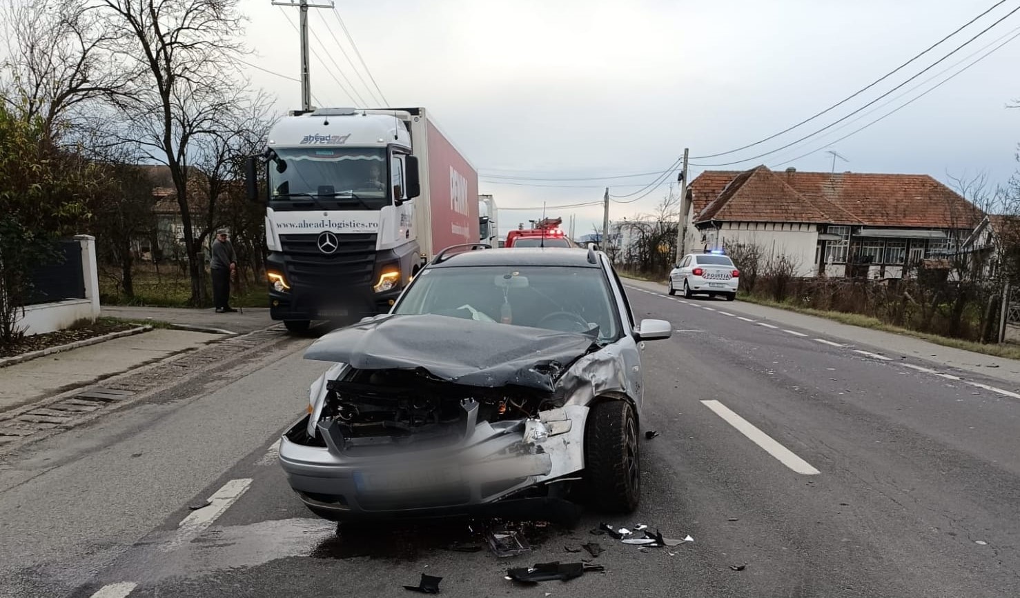 Read more about the article Accident în localitatea Nima. Trei persoane au fost transportate la spital