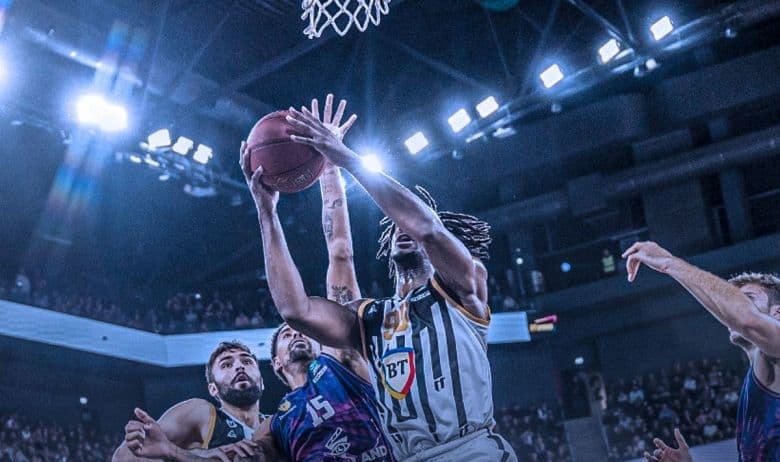 Read more about the article U-BT a fost învinsă de Gran Canaria, pe teren propriu