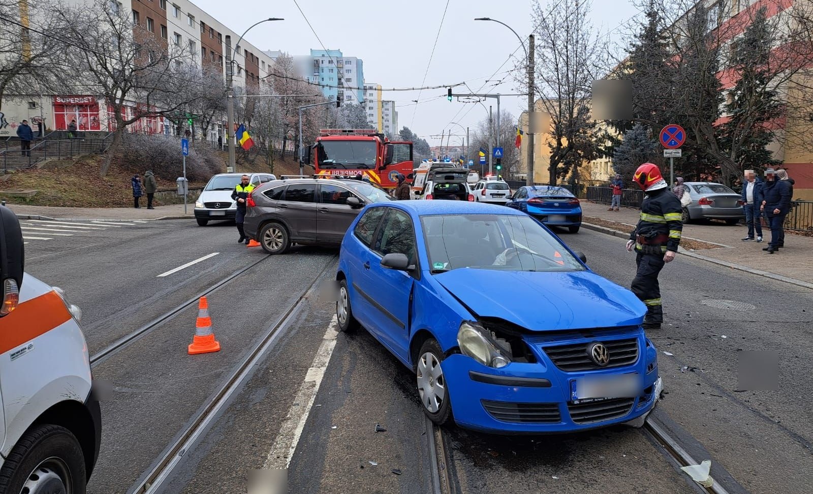 Read more about the article Două mașini s-au ciocnit pe o stradă din Mănăștur