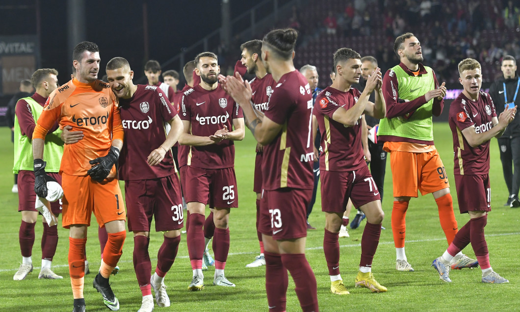 Read more about the article CFR Cluj joacă de la ora 19:30 cu Corvinul