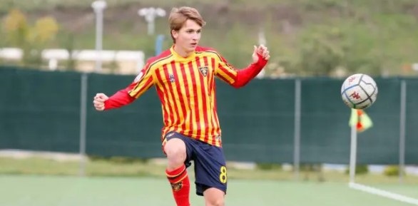 Read more about the article Mutu cere un mijlocaș de la Lecce U19