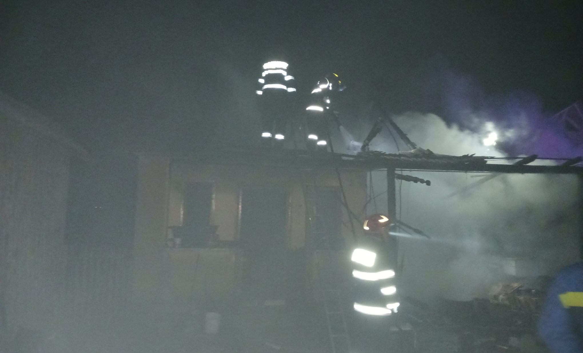 Read more about the article Incendiu la o casă din Mănășturel. O femeie a avut nevoie de îngrijiri