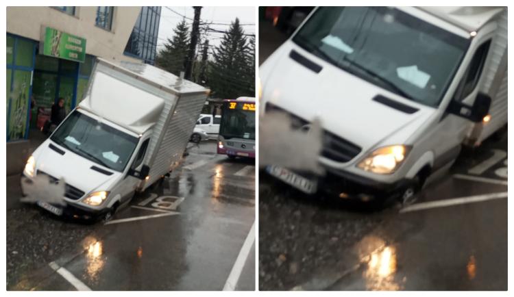 Read more about the article S-a “scufundat” pe o stradă în Cluj-Napoca