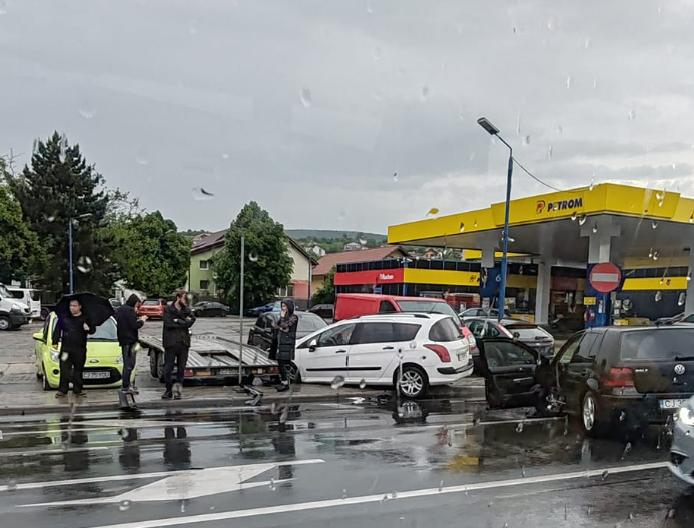 Read more about the article Carosabilul umed a cauzat încă un accident, astăzi, în Cluj-Napoca