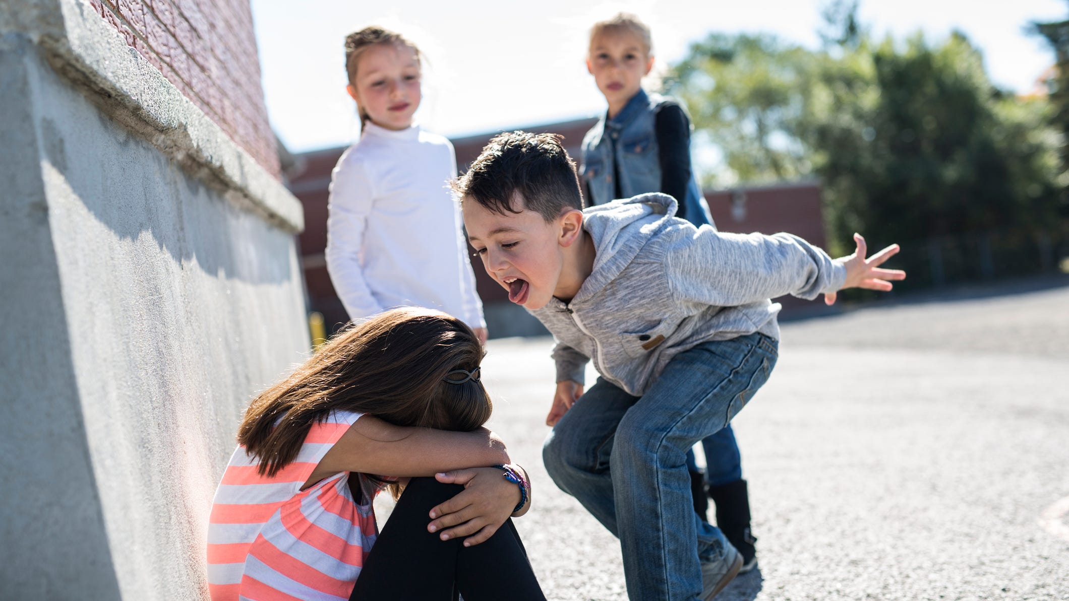 Read more about the article Acte de bullying la un liceu din Cluj. Un elev își amenință colegii cu moartea