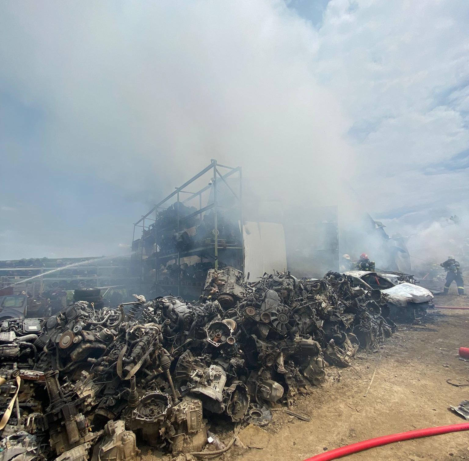 Read more about the article Incendiu de proporții. O hală din Apahida s-a facut scrum
