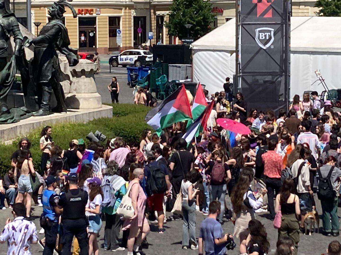 Read more about the article Cluj Pride 2024 a pornit din Piața Unirii prin centrul Clujului