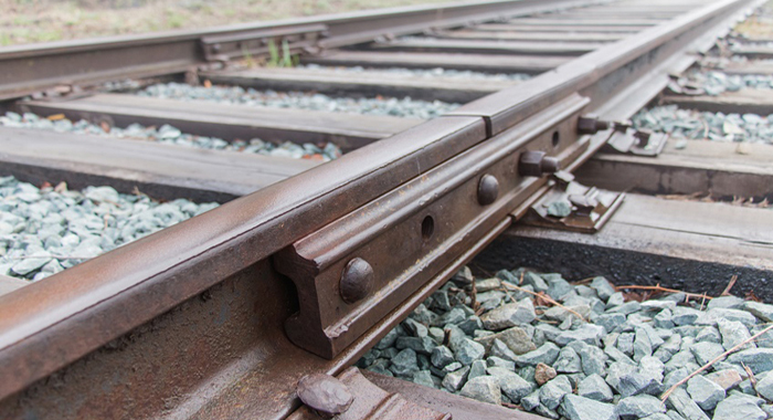 Read more about the article Lovit de tren sub podul IRA. Medicii nu l-au putut salva