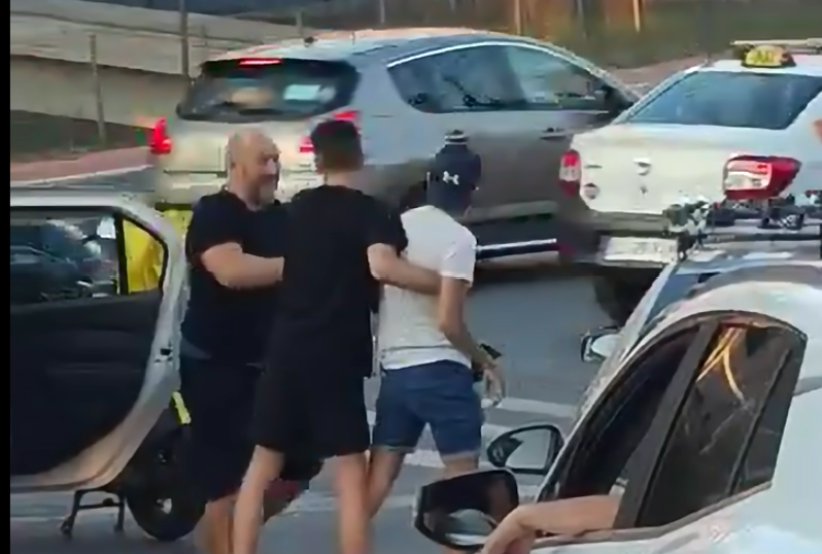Read more about the article Bătaie între un taximetrist și un șofer Glovo