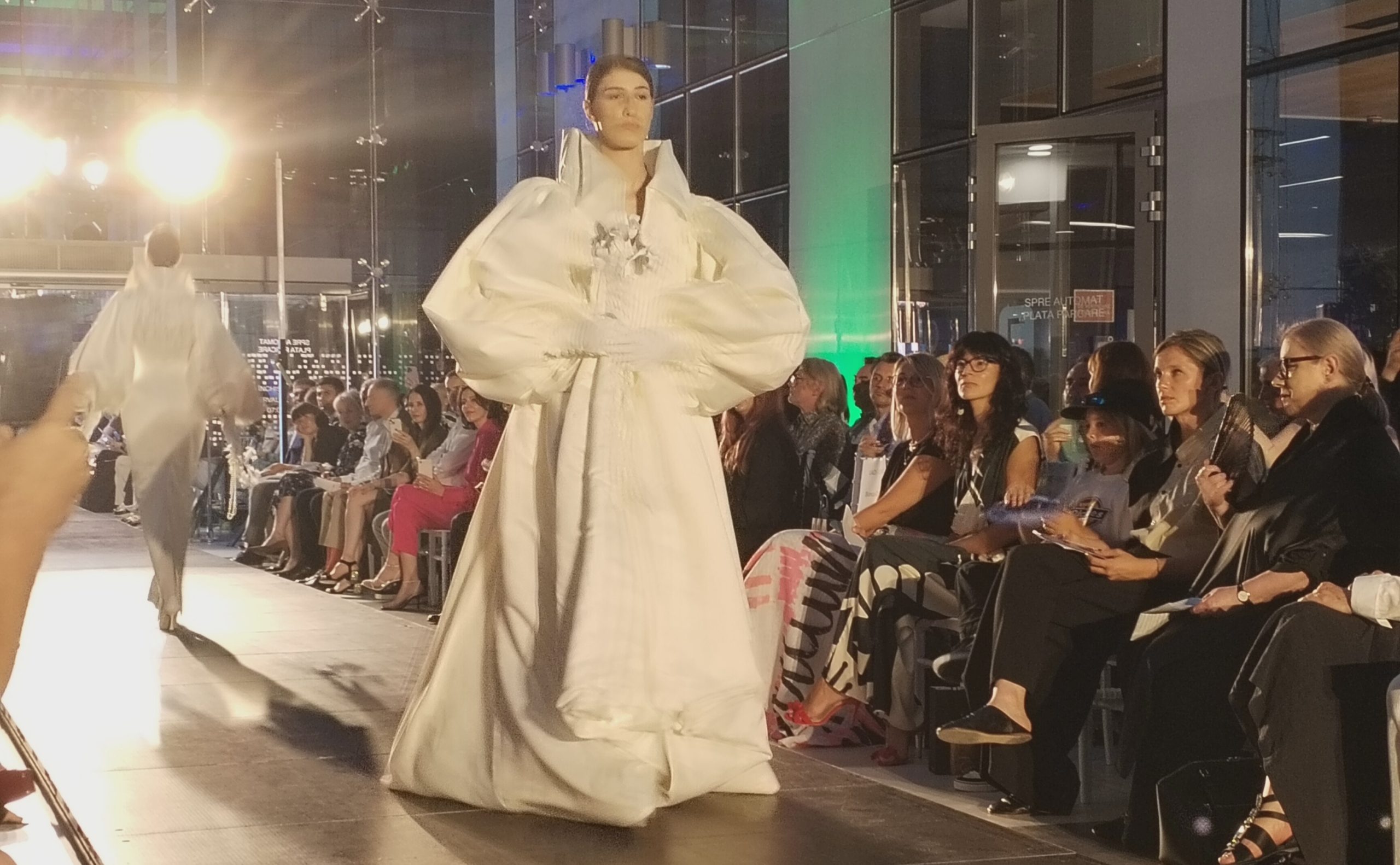 Read more about the article VIDEO. Viitorii creatori de modă ai Clujului au făcut show la gala UAD de anul acesta