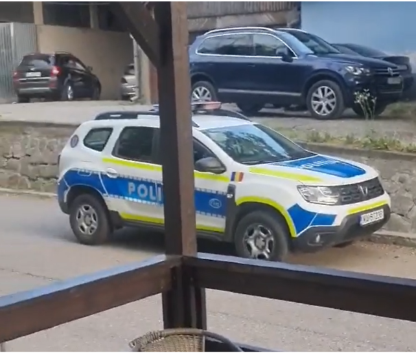 Read more about the article Un polițist a primit amendă pentru parcare neregulamentară