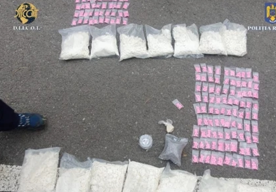 Read more about the article Untold, venim! Polițiștii au găsit 14 kilograme de droguri în roțile de rezervă ale mașinii