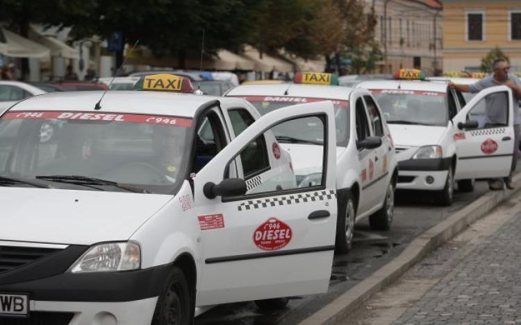 Read more about the article A fost angajat la negru de către o firmă de taxi