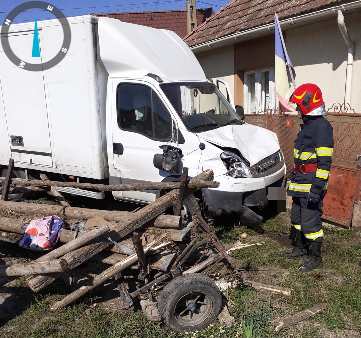 Read more about the article A intrat în căruță cu mașina. Un bărbat a fost transportat la spital