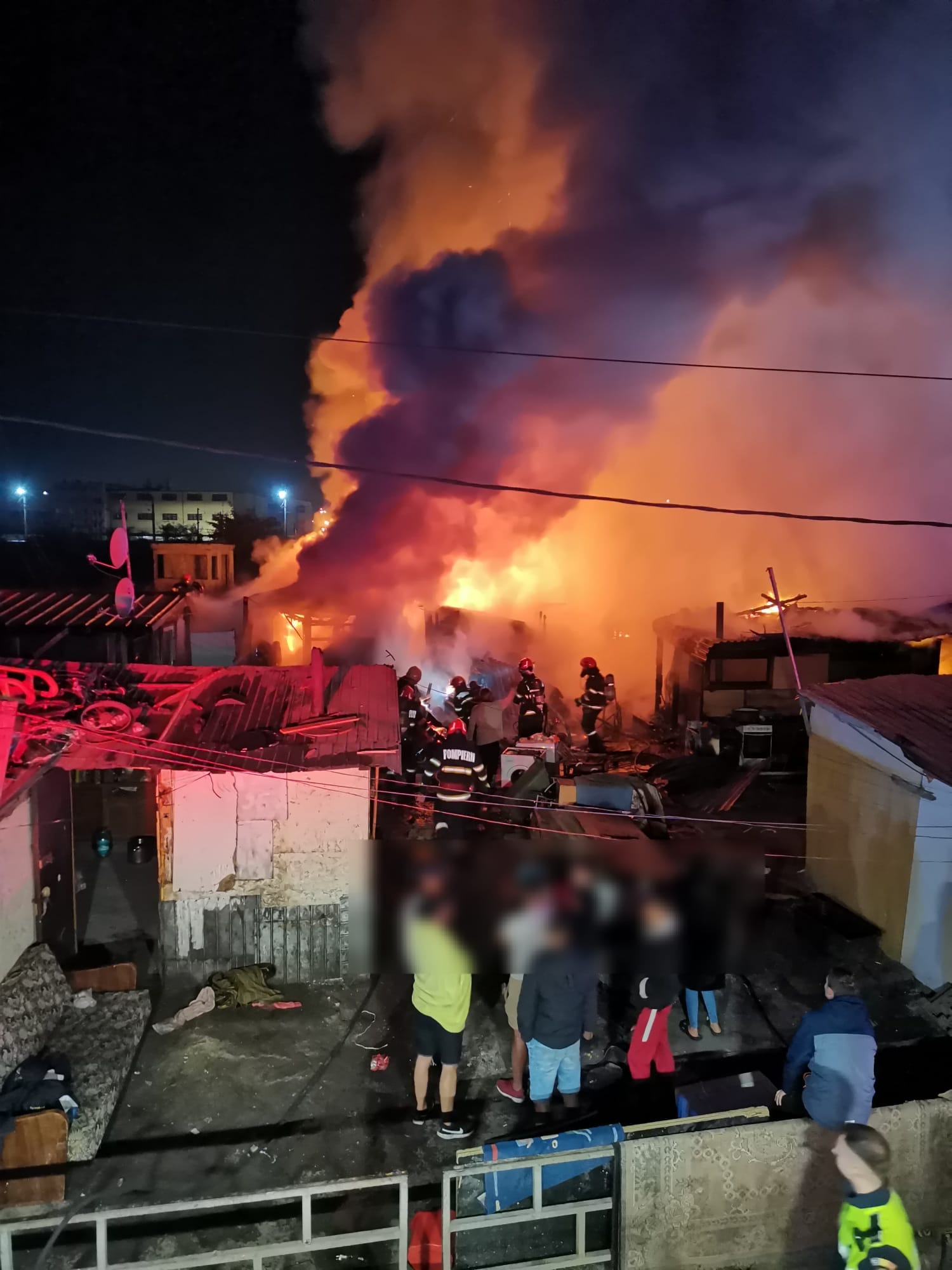 Read more about the article Incendiu uriaș pe o stradă din Cluj. Au rezultat numai pagube materiale