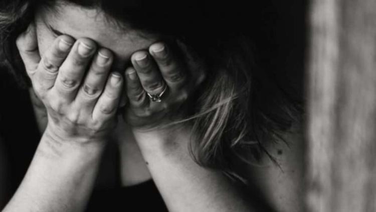 Read more about the article Femeie abuzată de soț. A fost bătută de față cu copiii minori