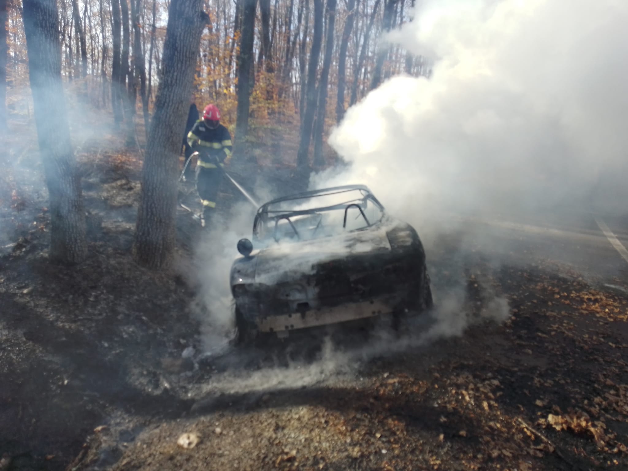 Read more about the article Incendiu la o mașină pe raza localității Stolna. Din fericire, nimeni nu a fost rănit
