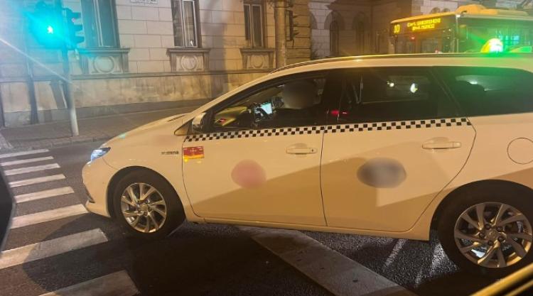 Read more about the article Un taximetrist a vrut să fie băgat în seamă. A parcat pe trecerea de pietoni, blocând 4 benzi
