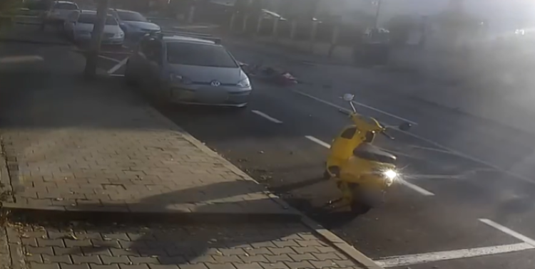 Read more about the article Biciclist aruncat de o mașină în mijlocul străzii