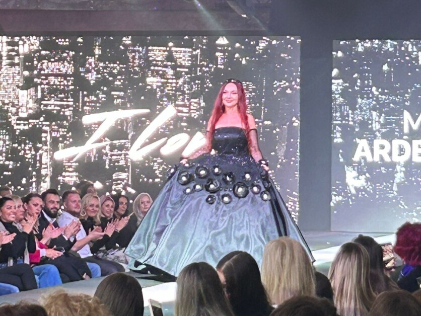 Read more about the article Soția lui Emil Boc, o apariție remarcabilă pe catwalk la City Fashion Week