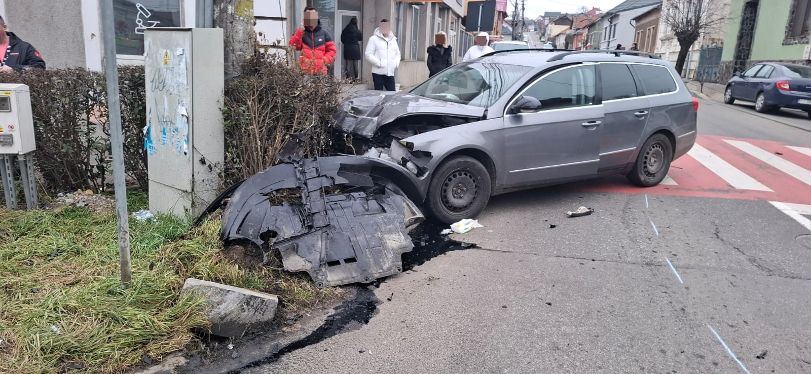 Read more about the article Accident cu trei mașini. O femeie și un bărbat au fost transportați la spital, copil cu atac de panică