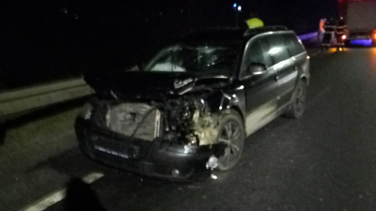 Read more about the article Accident cu trei mașini. O tânără a fost transportată la spital