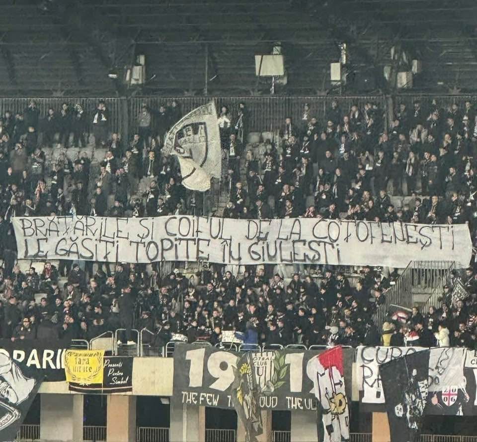 Read more about the article Banner rasist la “U” – Rapid. Trimitere la artefactele furate din Olanda