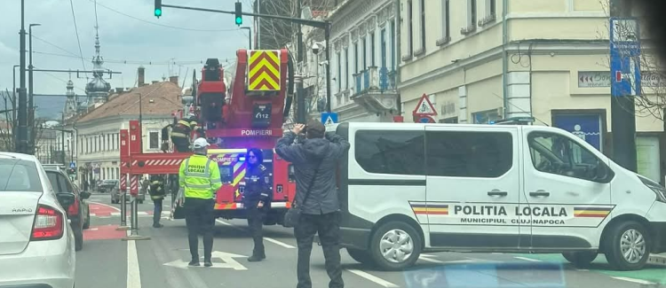 Read more about the article Intervenție de urgență a pompierilor și a poliției pe o stradă din Cluj