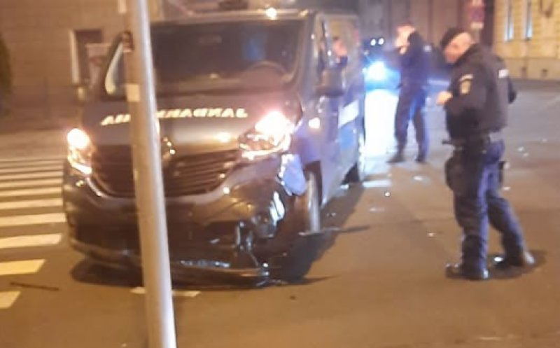 Read more about the article O șoferiță a accidentat o autospecială a Jandarmeriei