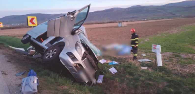 Read more about the article TRAGEDIE. Trei persoane au murit și alte cinci sunt rănite, printre care și un bebeluș, în urma unui groaznic accident produs în județul Cluj