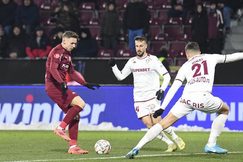 Read more about the article Care meci e mai important pentru Dan Petrescu: cel cu Rapid, din această seară, sau cel cu Lugano (UEL), de joi?