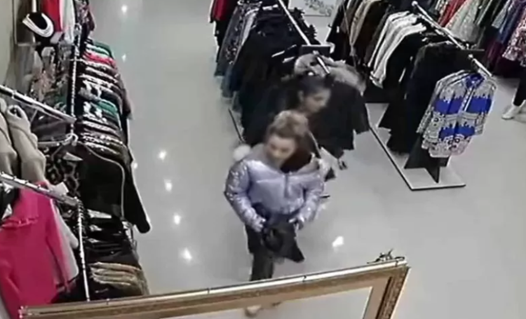 Read more about the article Patru tinere care au furat haine de 9.000 de lei din centrul comercial VIVO! au fost reținute de polițiști. Una are 16 ani