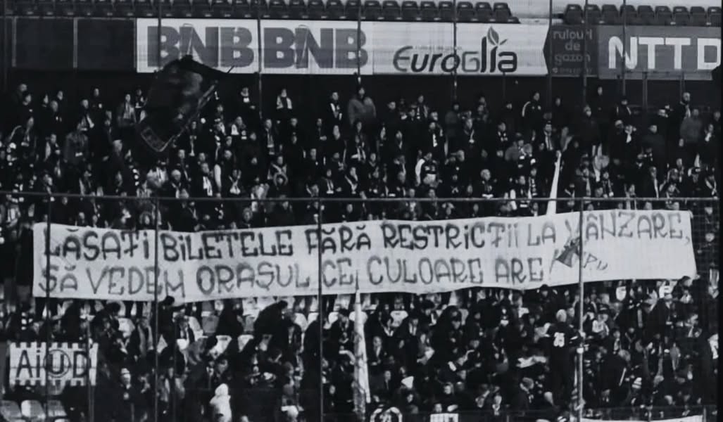 Read more about the article Anunțul Peluzei Șepcile Roșii înaintea derby-ului de Cluj: „Nu acceptăm să fim tratați ca și cum ni se face un favor”