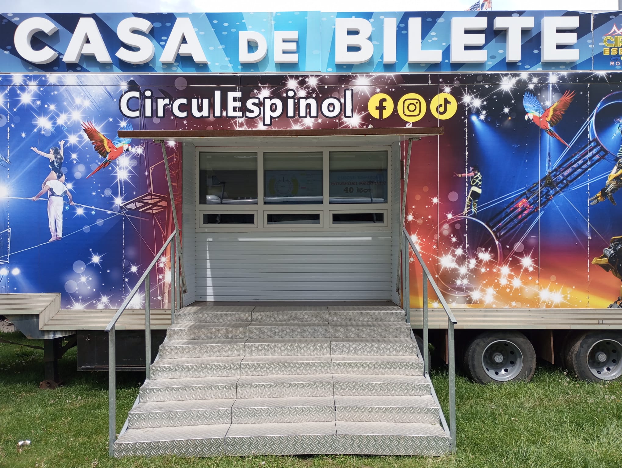 Read more about the article A sosit circul la Cluj! Organizatorii promit acrobații, jonglerii și numere de senzație, care „să te țină cu sufletul la gură”. GALERIE FOTO