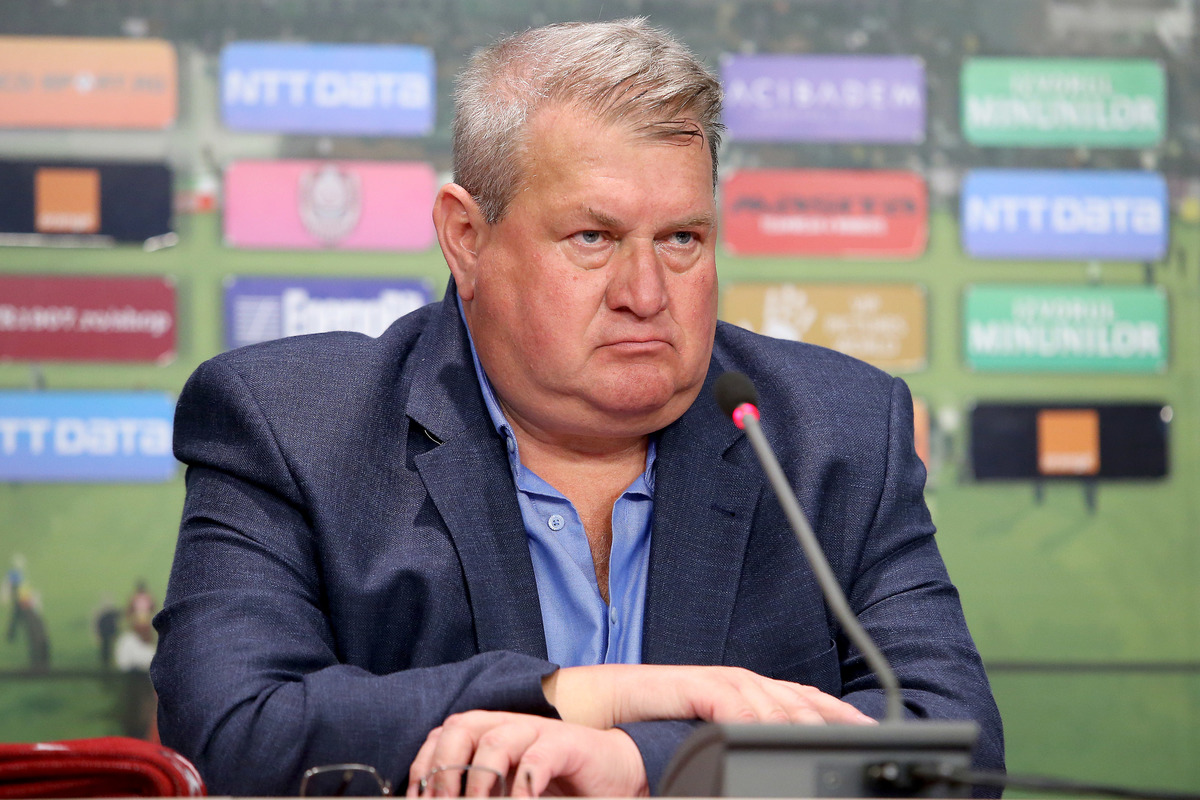 Read more about the article REVENIRE SPECTACULOASĂ la CFR! La 71 de ani, Iuliu Mureșan a acceptat postul de președinte al grupării din Gruia. Contractul inedit pe care îl va avea și obiectivul echipei