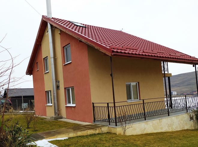 Read more about the article Emil Boc, întrebat de casa de vacanță de la Câmpenești: „N-am drum, n-am canalizare bună, necaz, nevoi”