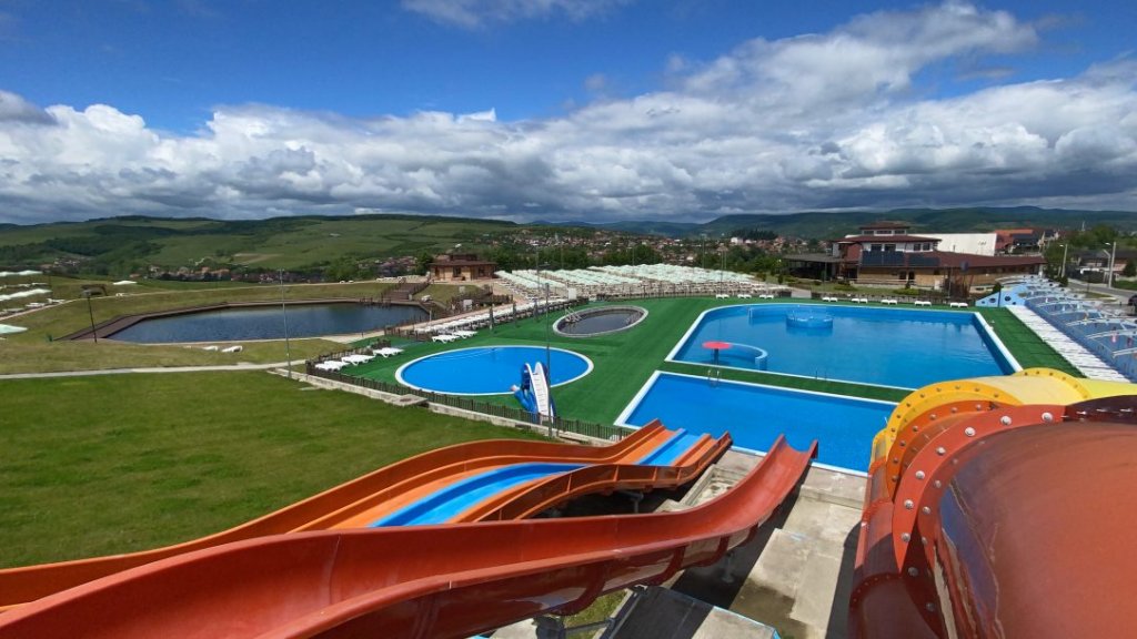 Read more about the article Răsfăț în parcul balnear situat la 50 de kilometri de Cluj. Prețurile sunt identice cu cele din anul trecut